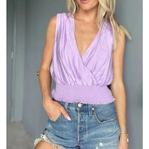 Six Fifty Clothing Light Weight V Neck Sleeveless Smocked Tank Top NWT - Picture 10 of 10